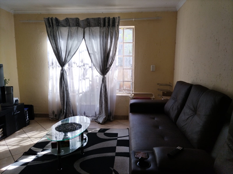 1 Bedroom Property for Sale in Waterval East North West